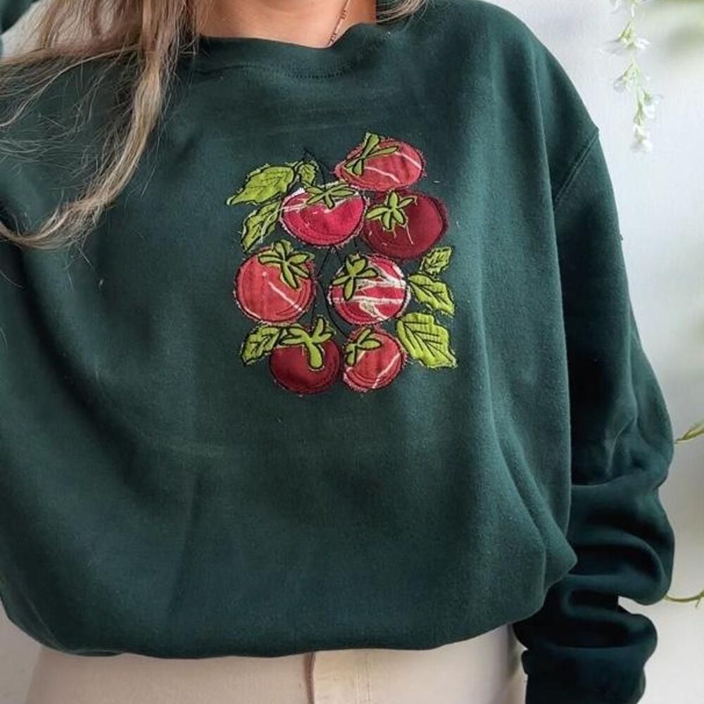 NWT Patchwork Embroidered Tomato Appliqué Forest Green Crewneck Sweatshirt - Picture 5 of 8